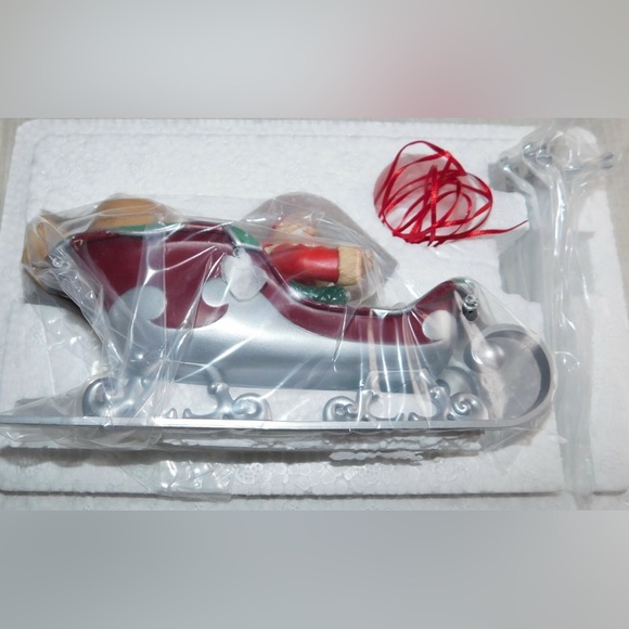 Hallmark Holiday Table Decoration Santa Midnight Ride Dash Away All Sleigh Reins - Picture 6 of 7